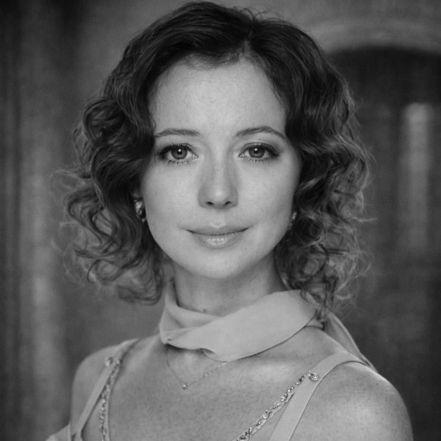 Захарова Елена