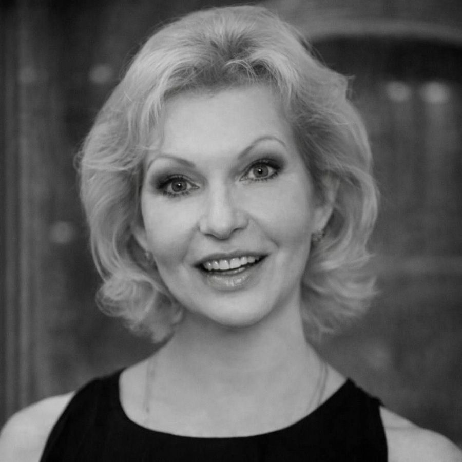 Светлова Людмила